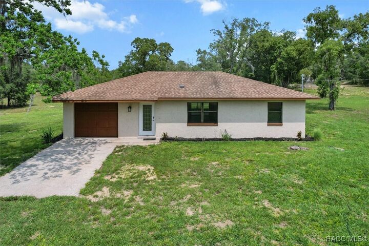 Property Photo: 10655 N Party Avenue FL 34433