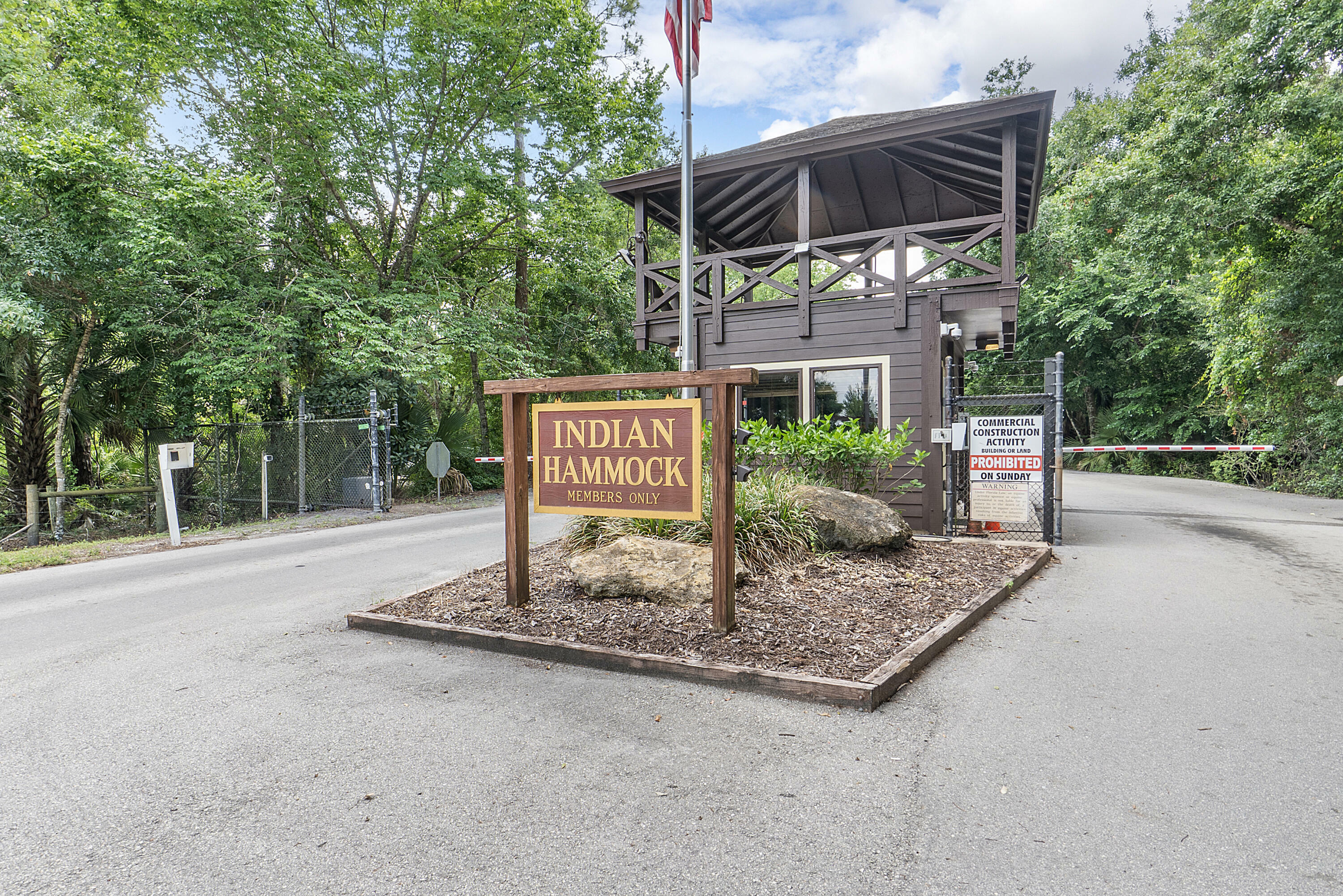 Property Photo: 32801 US Highway 441 N 64 FL 34972