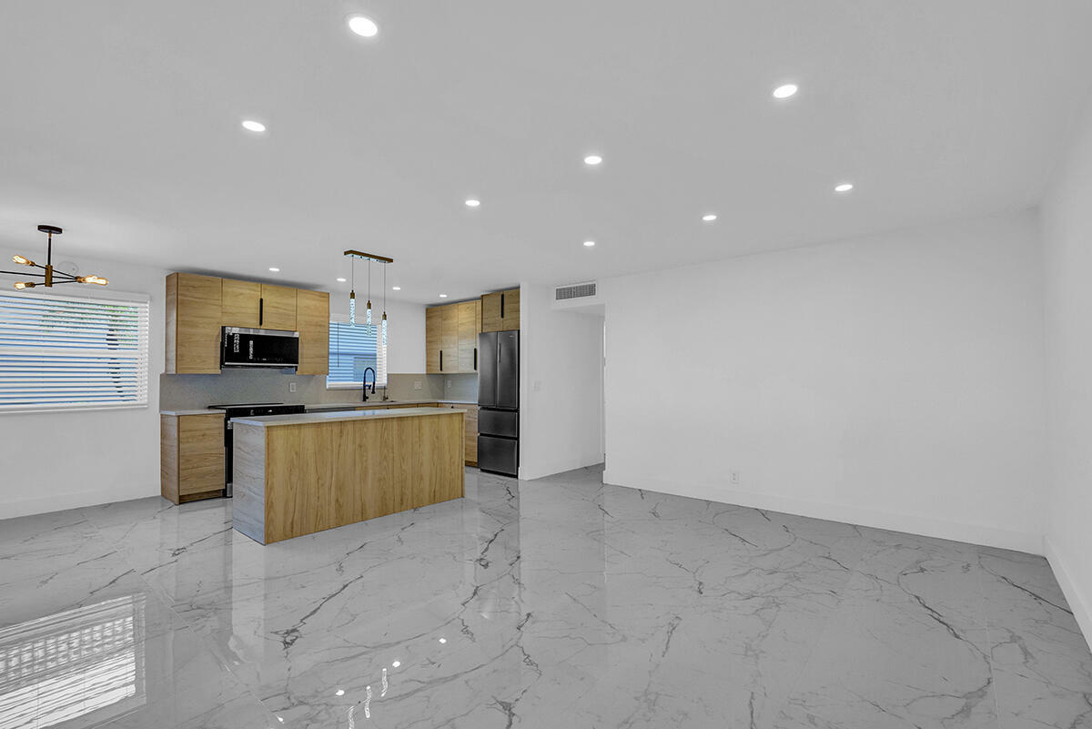 Property Photo: 245 Saxony F FL 33446