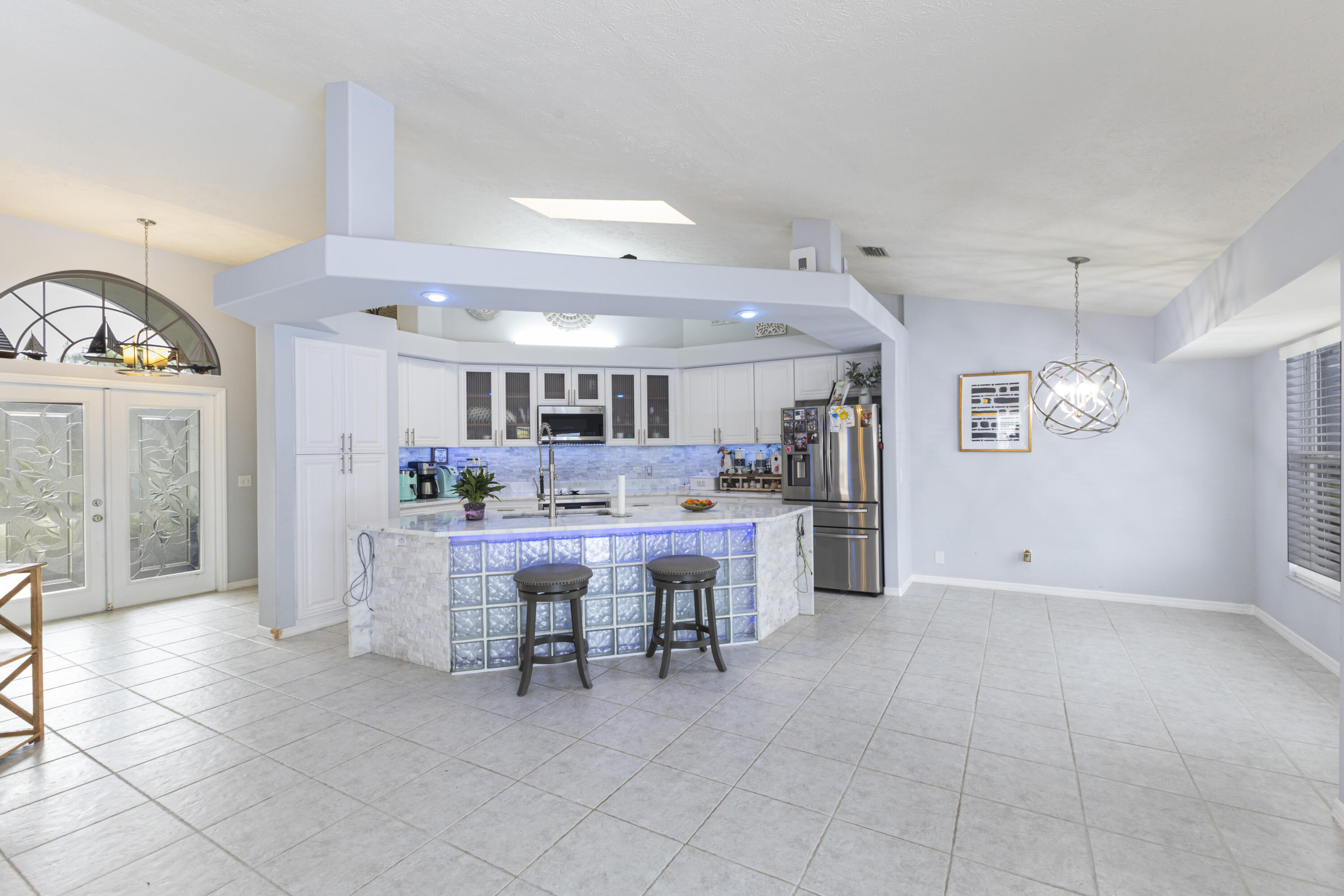 Property Photo: 427 SW Cahoon Court FL 34953