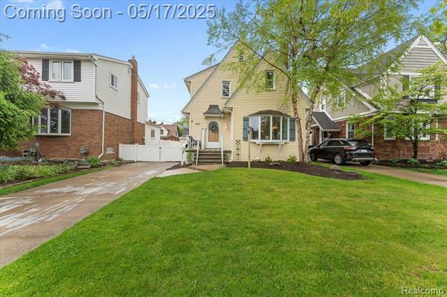 Property Photo: 637 Emmons Boulevard MI 48192