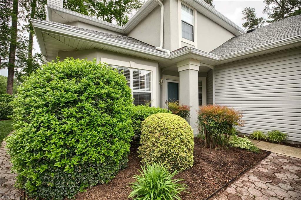 Property Photo: 814 E Willow Point Pl VA 23602