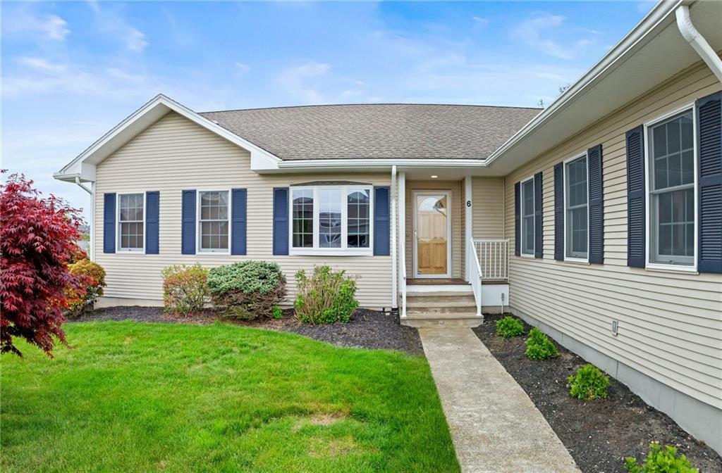Property Photo:  6 Windward Circle  RI 02882 