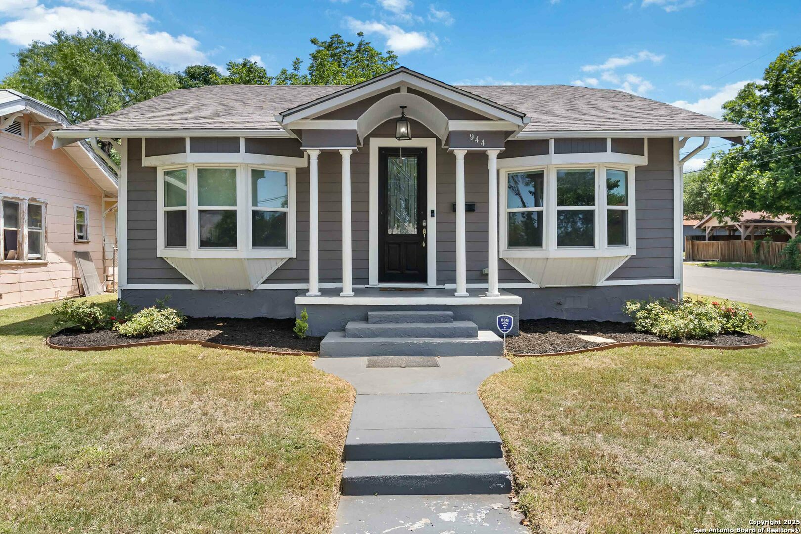 Property Photo: 944 Fulton TX 78201