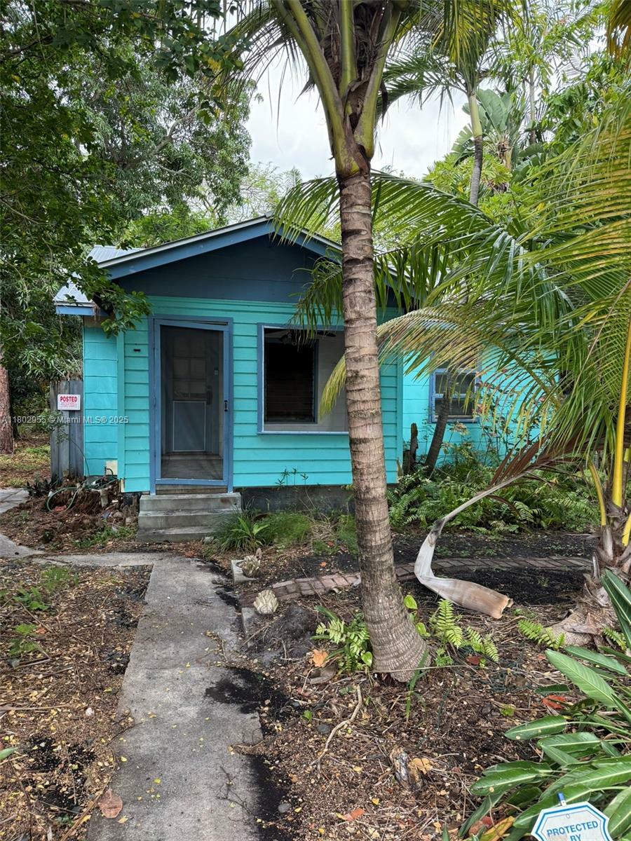 Property Photo: 1201 NE 1st Ave FL 33304