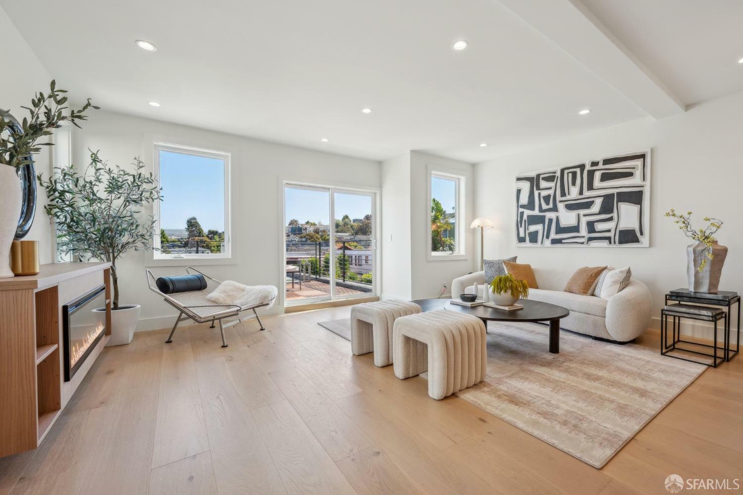 Property Photo:  375 Hearst Avenue  CA 94112 