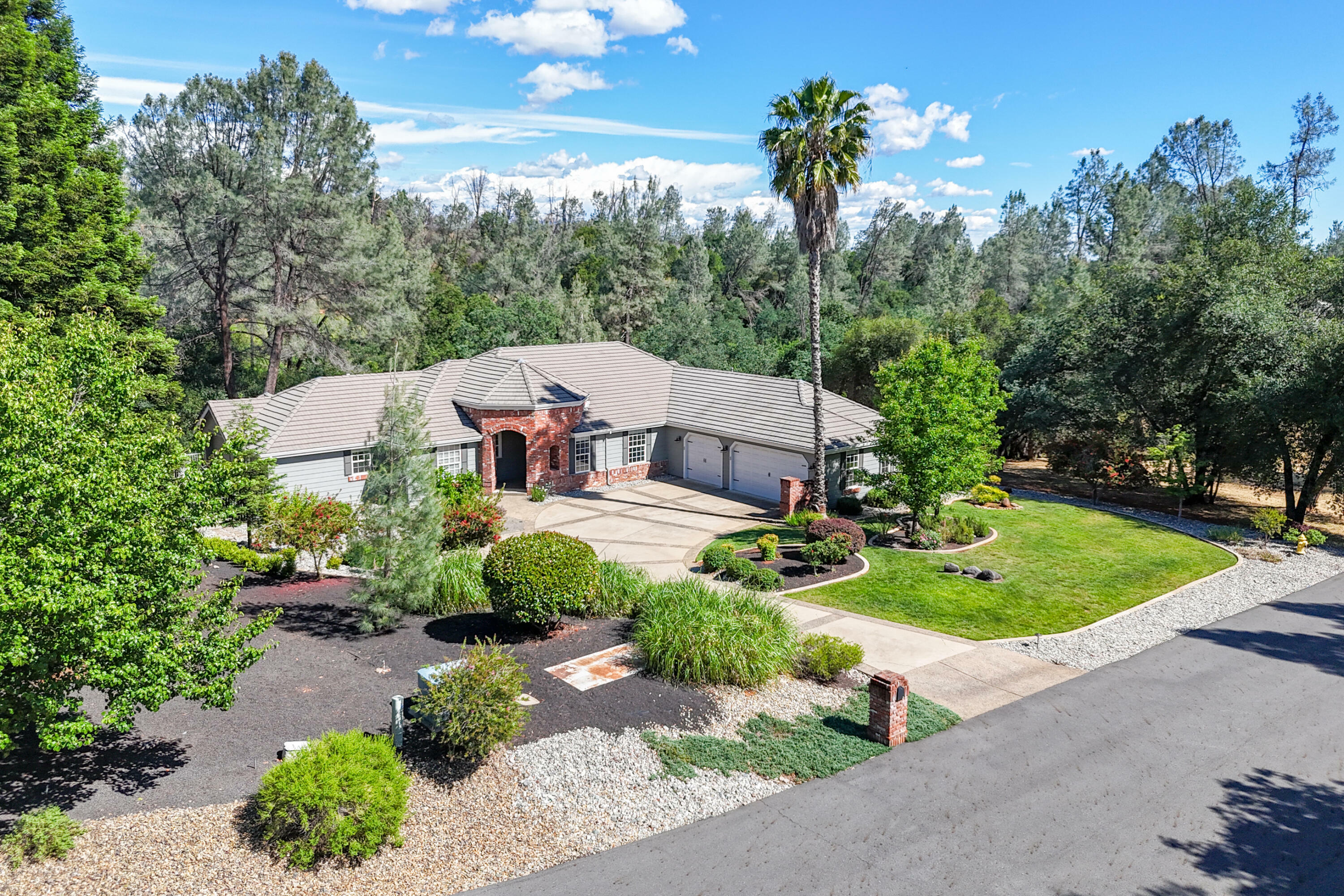 13477 Tierra Heights Road  Redding CA 96003 photo