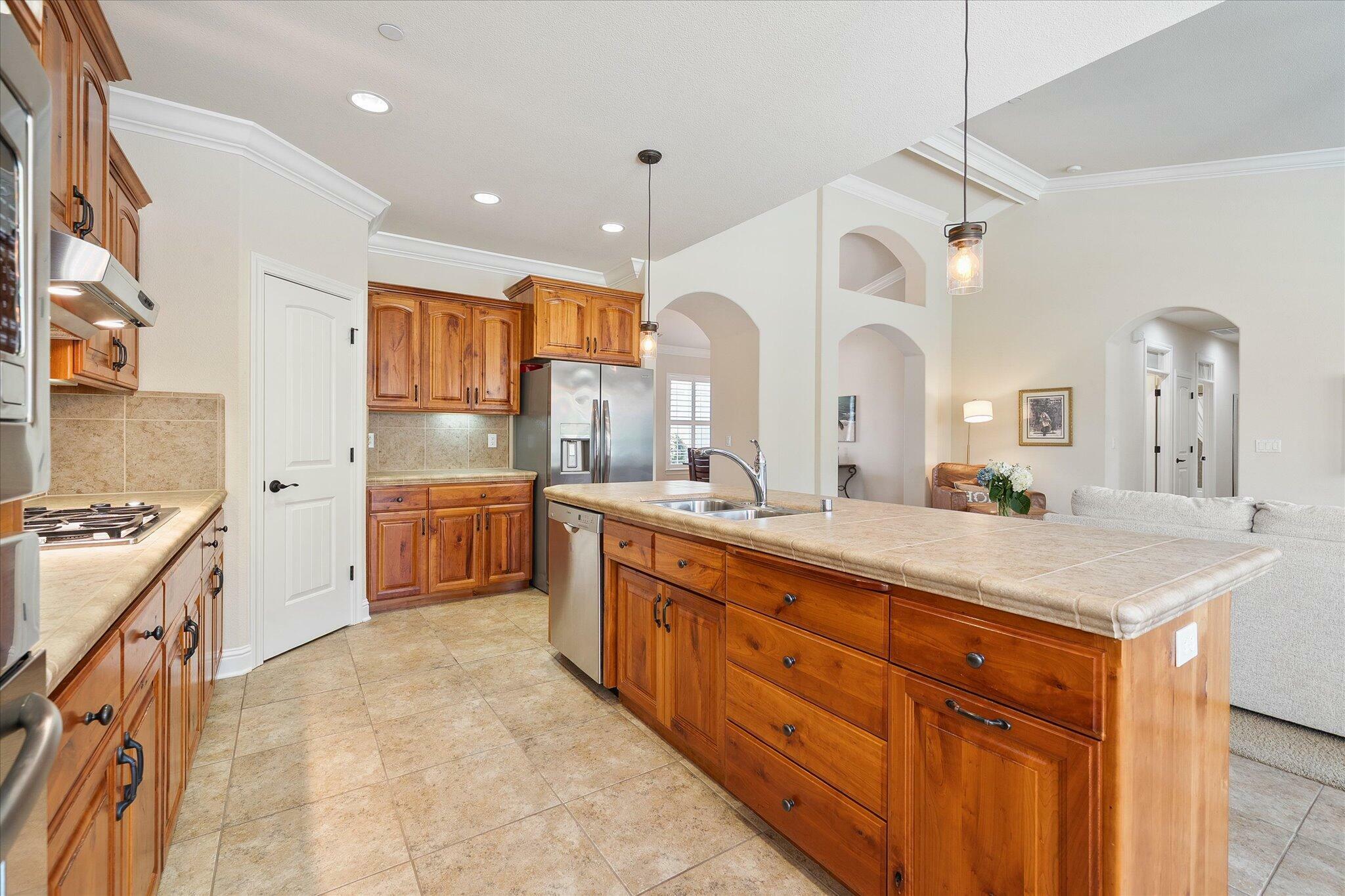 Property Photo: 792 Bellagio CA 96003