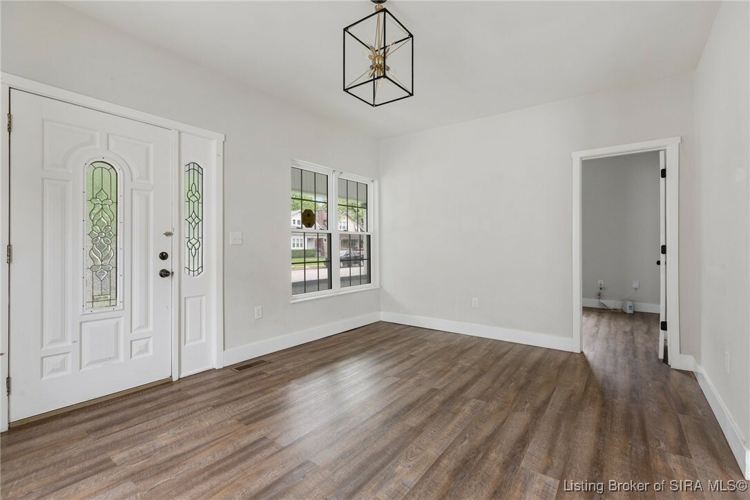 Property Photo:  2215 Reno Avenue  IN 47150 