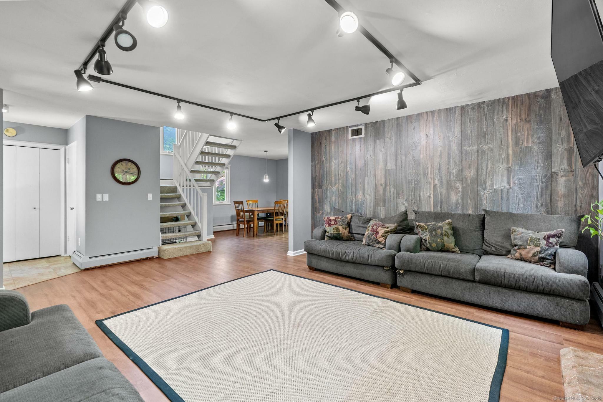 Property Photo: 2D Talcott Glen Road CT 06032