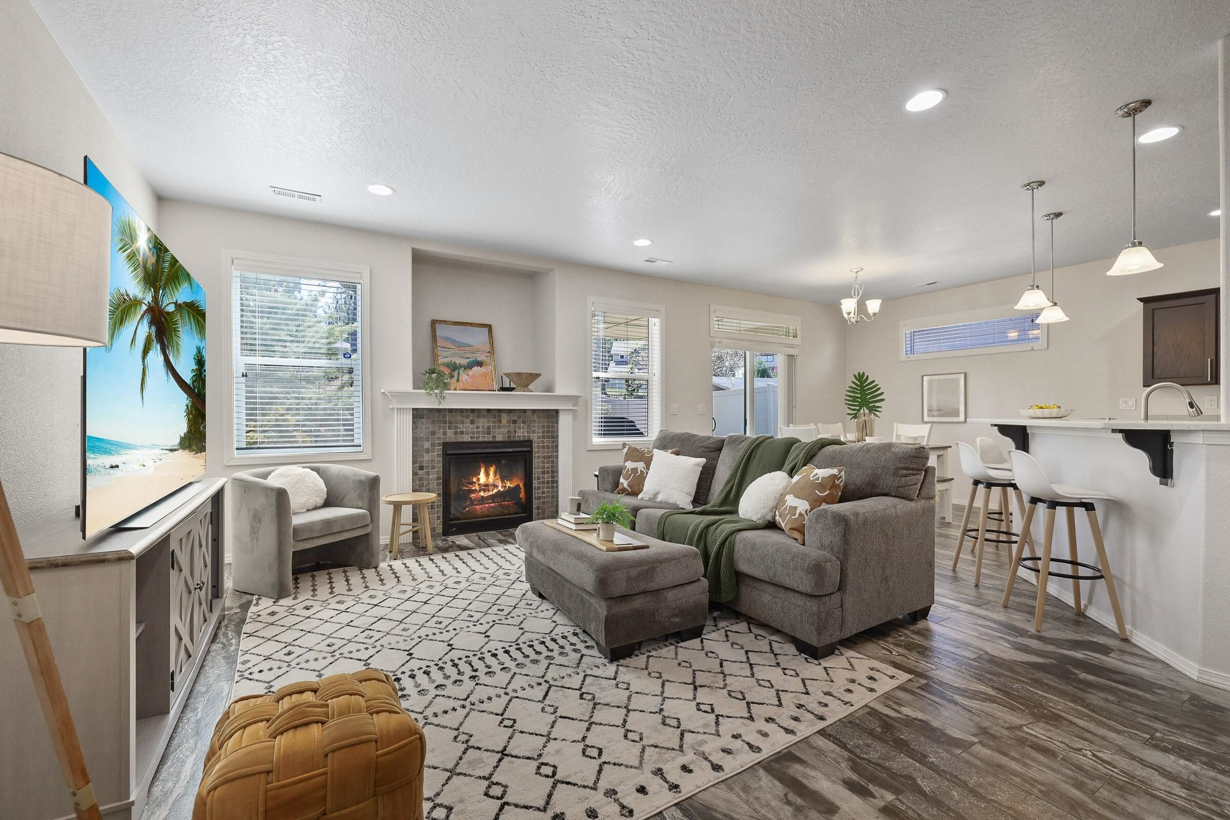 Property Photo: 815 W Siena Peak Dr WA 99224