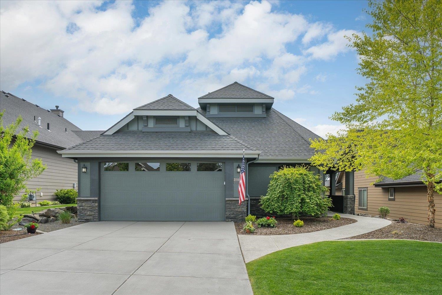 Property Photo: 2114 E Cherrytree Ln WA 99203