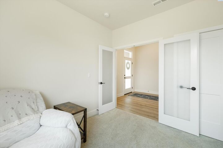 Property Photo: 6012 W 31st Ave WA 99336