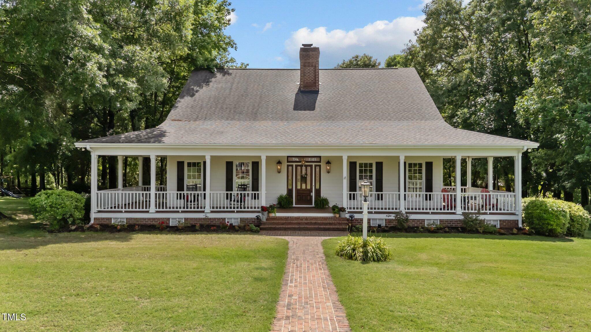 Property Photo: 5308 Stableview Court NC 27540