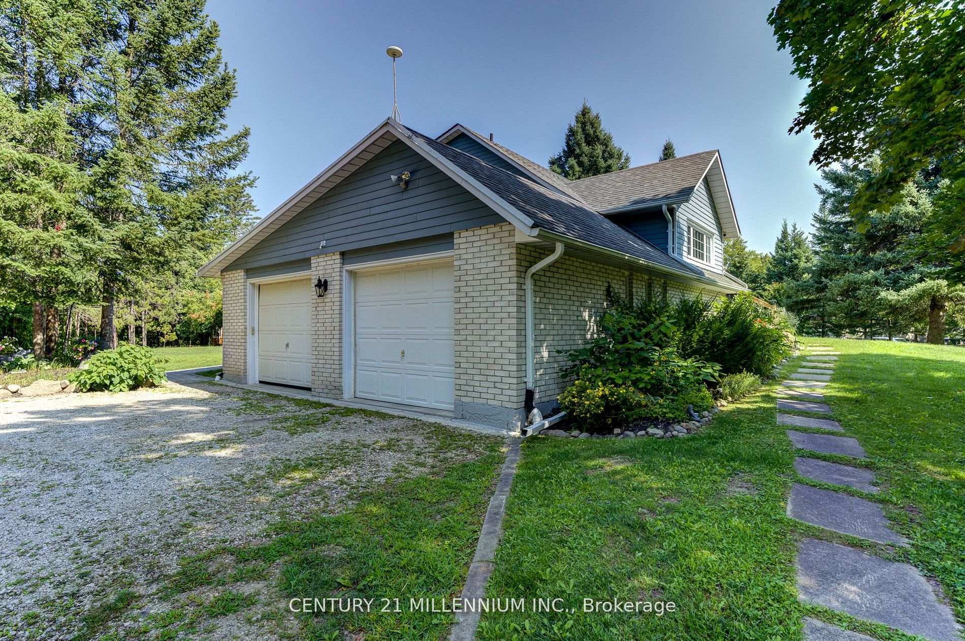 Property Photo: 19 Gallowood Trail ON L0M 1J0
