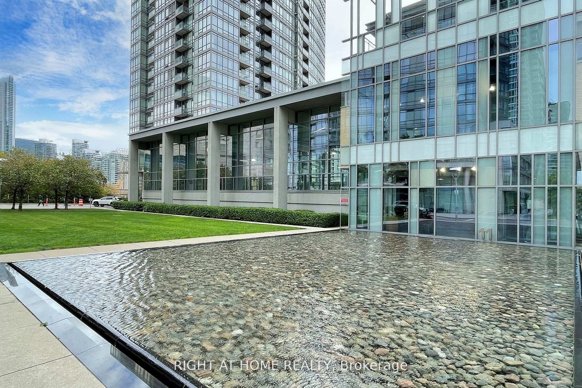 Property Photo:  5 Mariner Terrace 3611  ON M5V 3V6 
