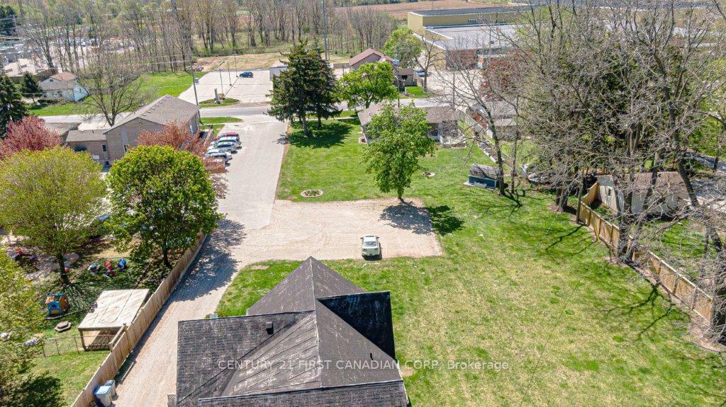 Photo de la propriété: 431 Albert Street ON N7G 1W8