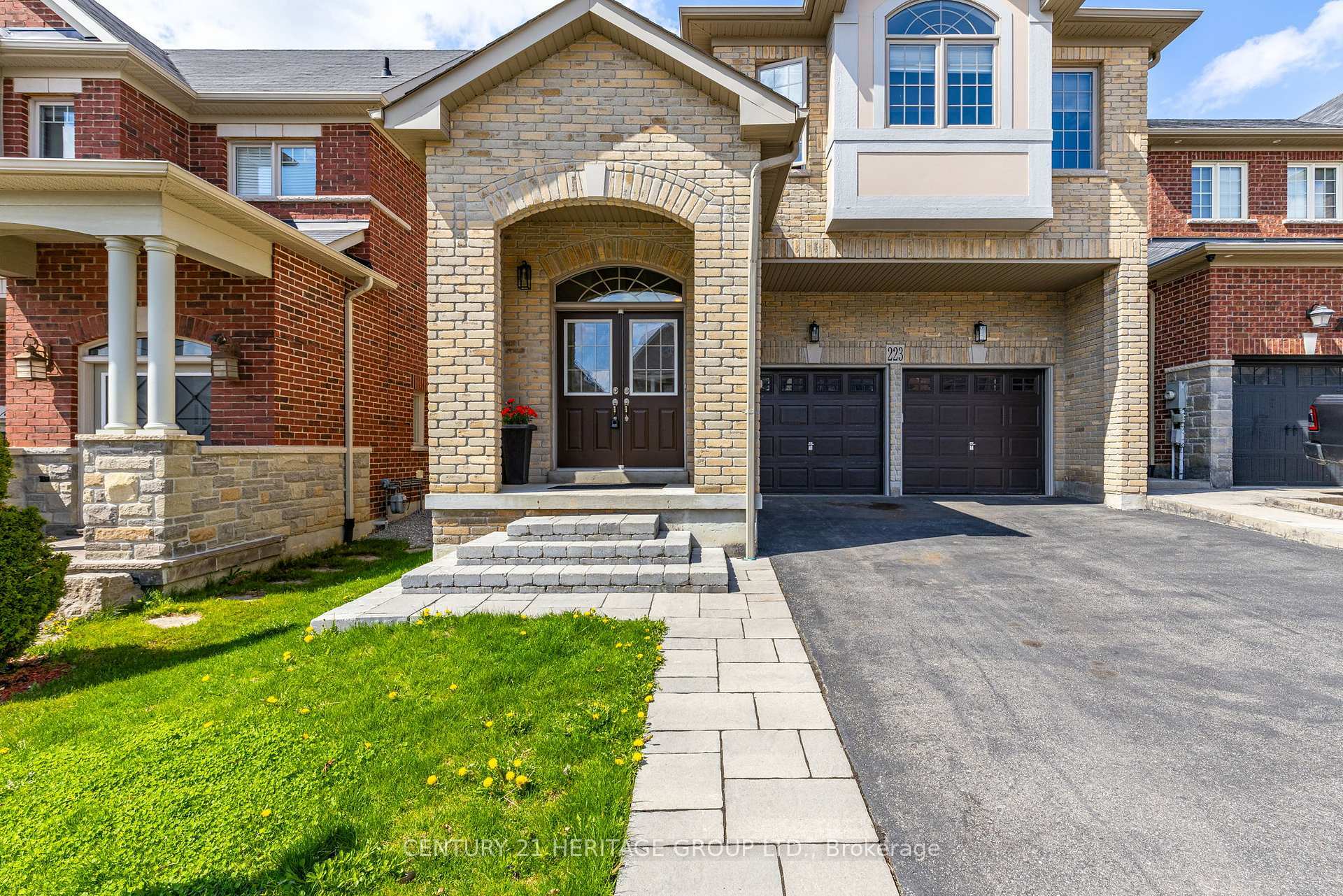 Property Photo: 223 Aspenwood Drive ON L3X 3L1
