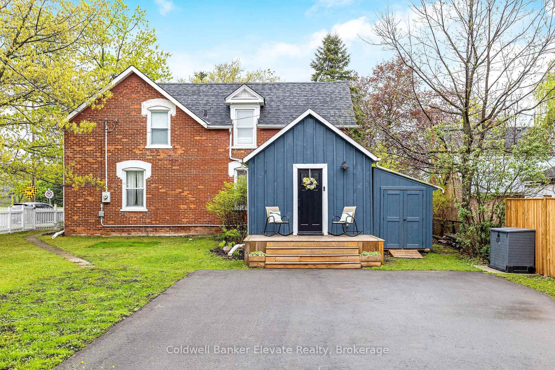 243 Queen Street E  Halton Hills ON L7J 1P7 photo