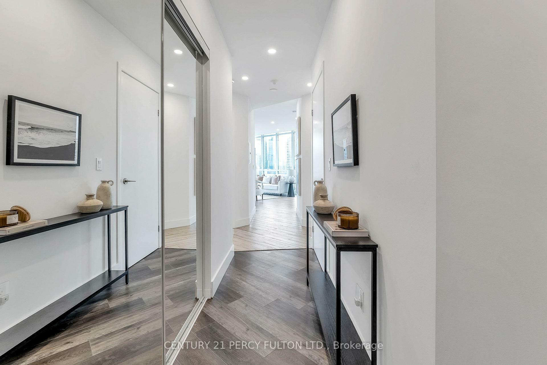 Property Photo: 209 Fort York Boulevard 1663 ON M5V 4A1