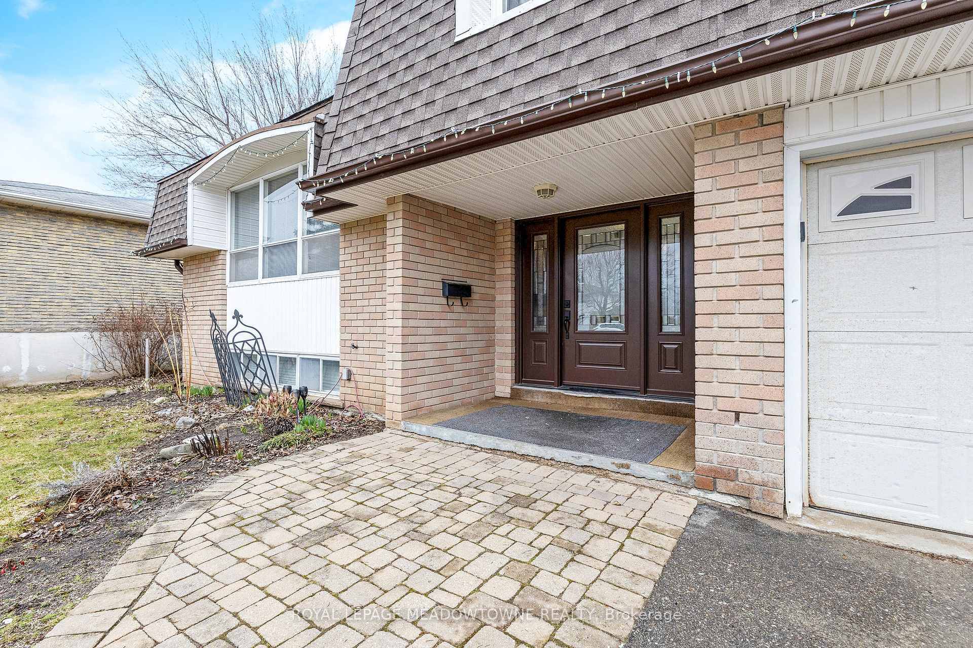 Photo de la propriété: 48 Norman Avenue ON L7J 2R8