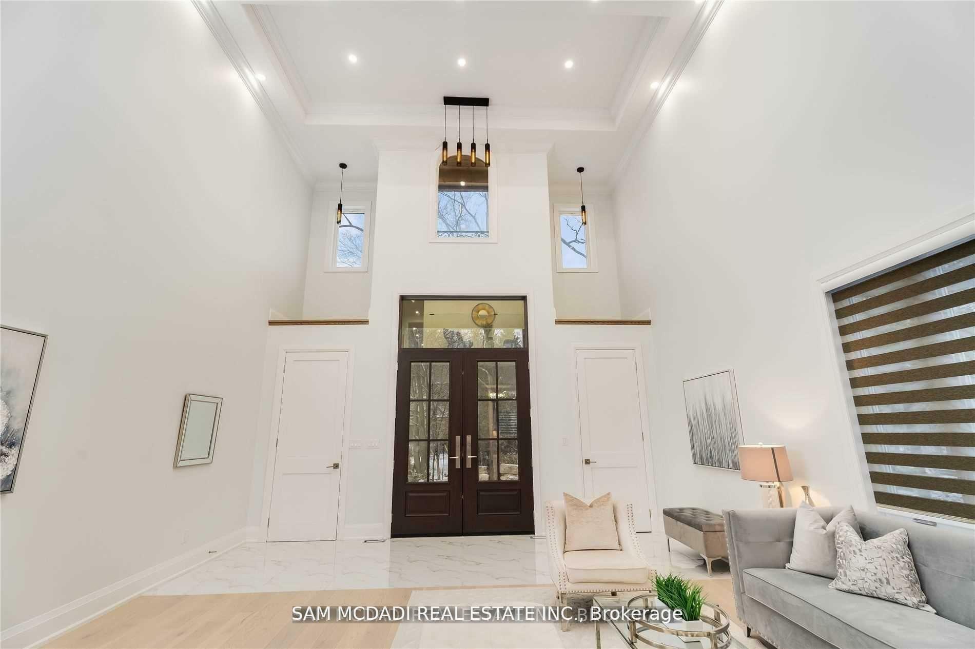 Property Photo: 1138 Garden Road ON L5H 3J6