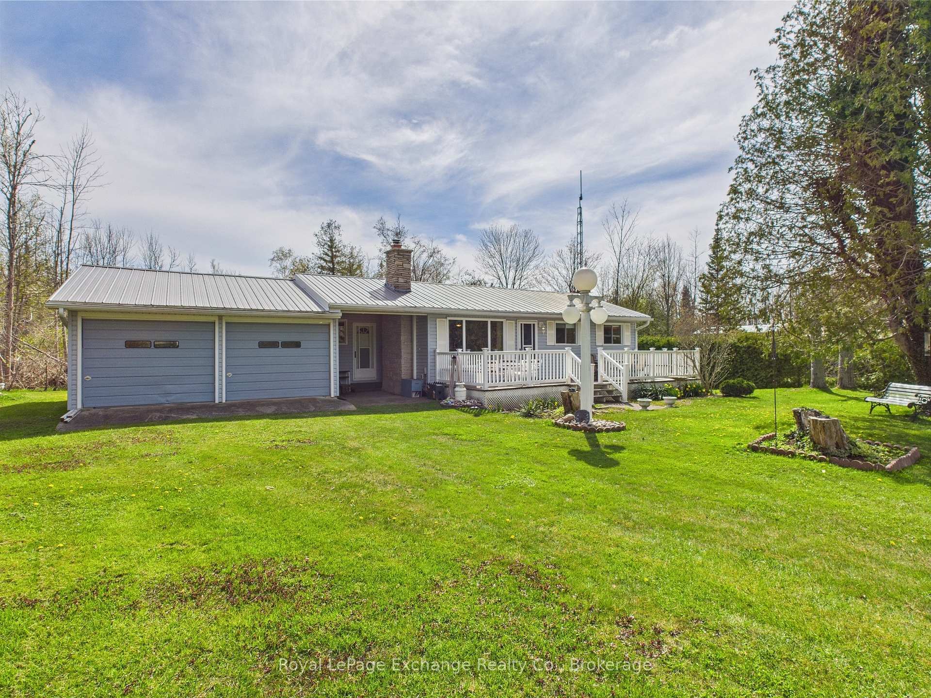 Property Photo: 17 Linden Lane ON N2Z 2X6