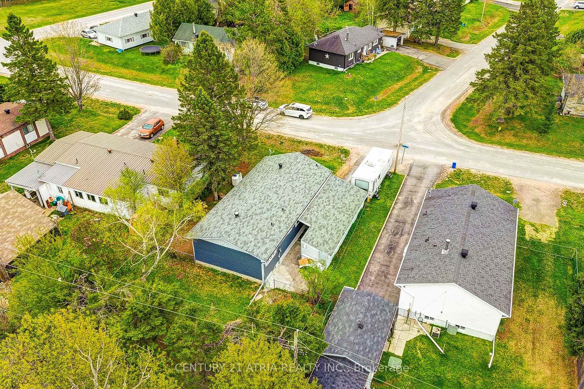 Property Photo: 36 Great Oak Street ON K0L 1M0