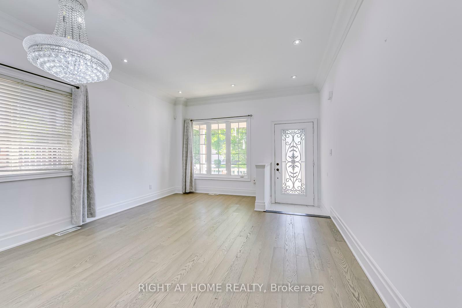 Photo de la propriété: 3265 Bruzan Crescent ON L5N 8E7