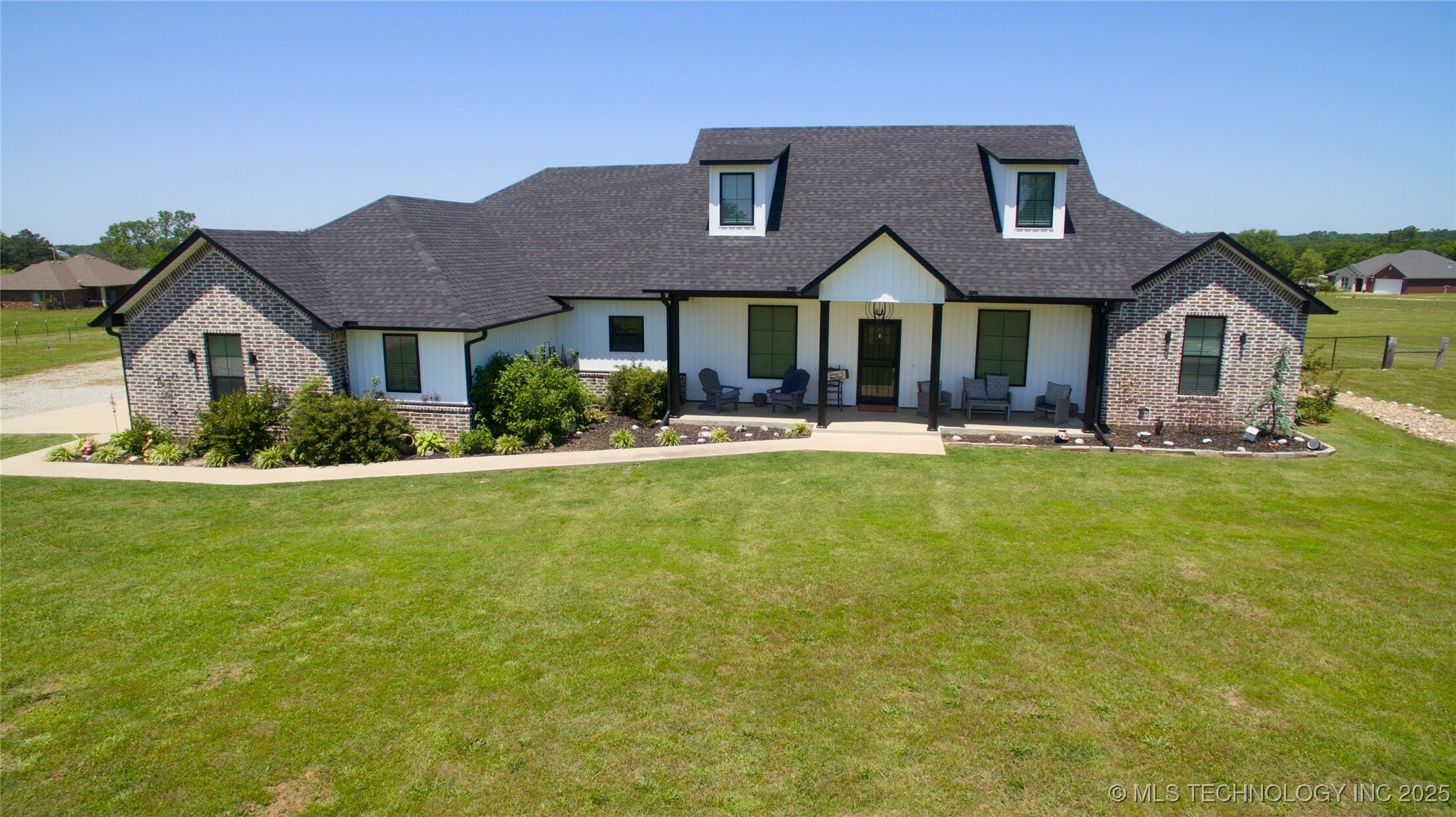 Property Photo: 110 W Zachry Lane OK 74462