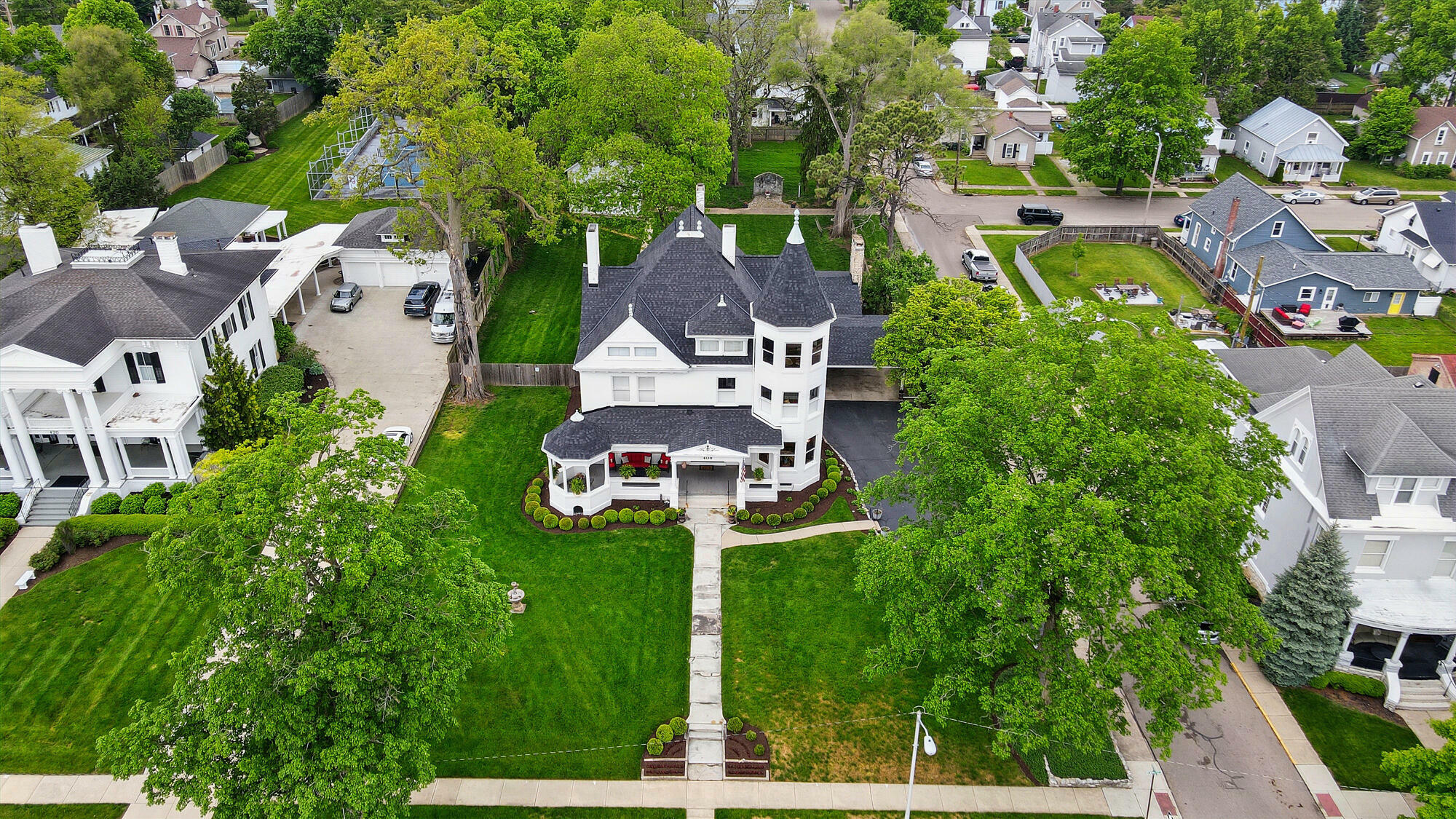 Property Photo: 408 S Market Street OH 45373