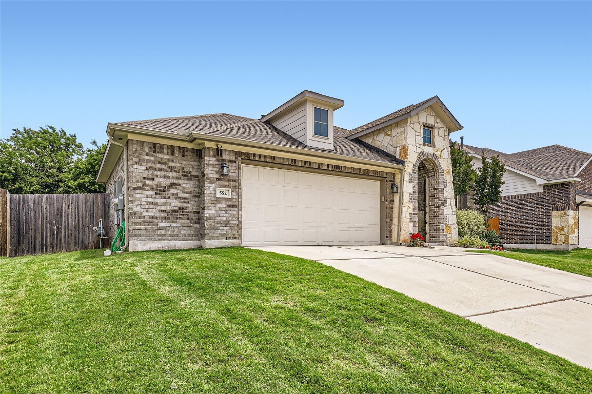 Property Photo: 552 Windom Way TX 78626