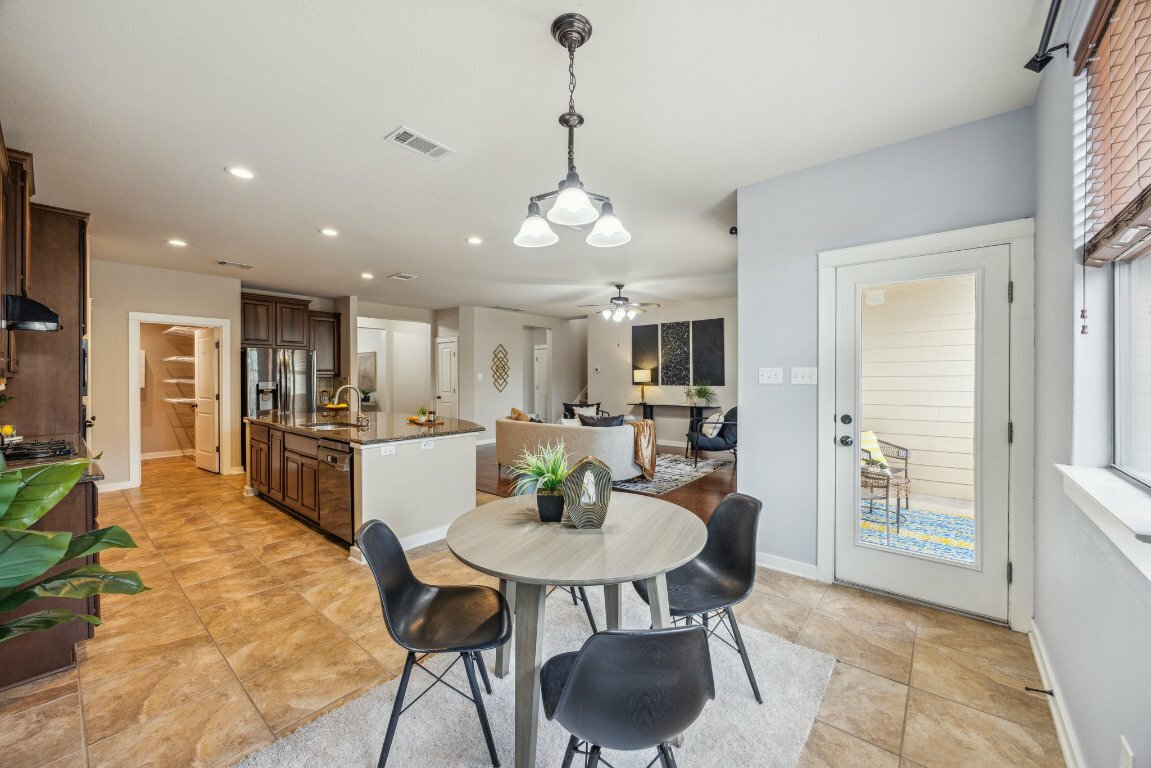 323 S Rosemary Hollow  Buda TX 78610 photo