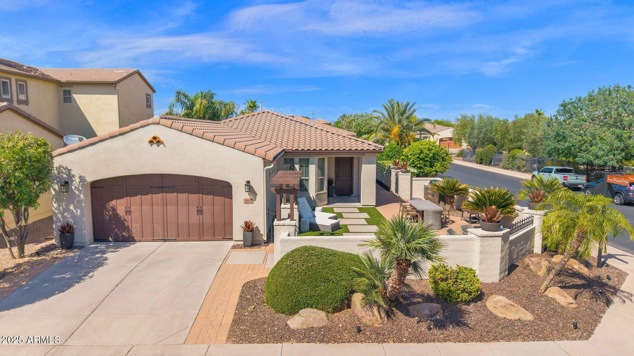 Property Photo: 1462 E Sweet Citrus Drive AZ 85140