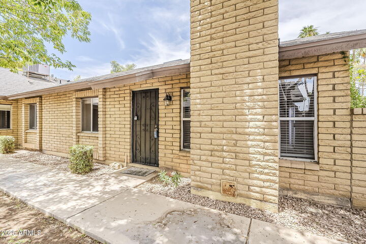 Property Photo: 2515 S Maple Avenue 103 AZ 85282