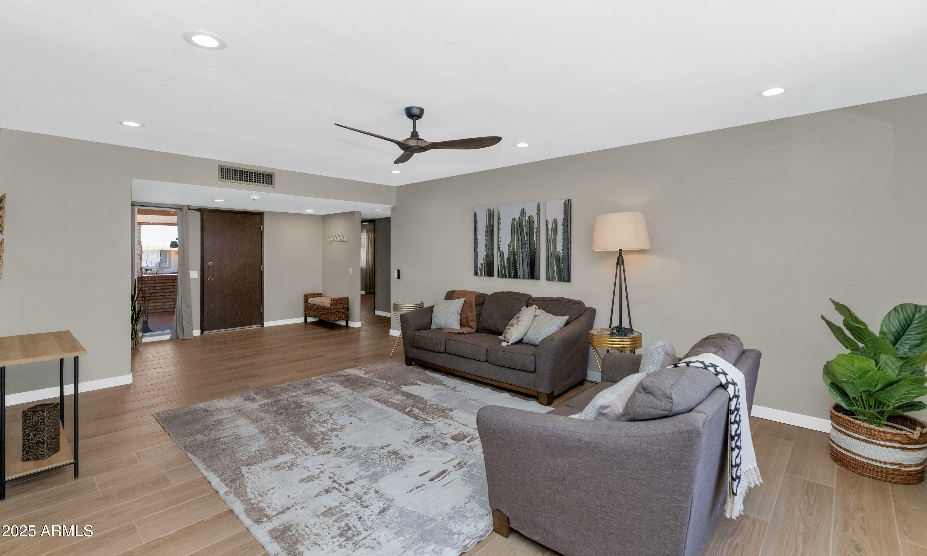 Property Photo: 17227 N Country Club Drive AZ 85373