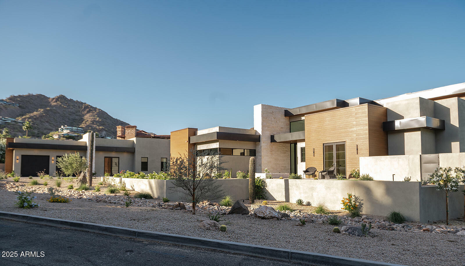 Property Photo: 7215 N Black Rock Trail AZ 85253