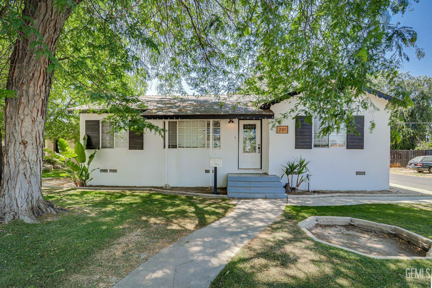 201 Cedar Street  Bakersfield CA 93304 photo