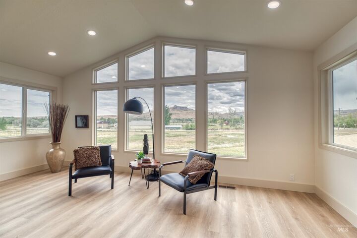 Property Photo:  3131 Fuller Rd  ID 83617 