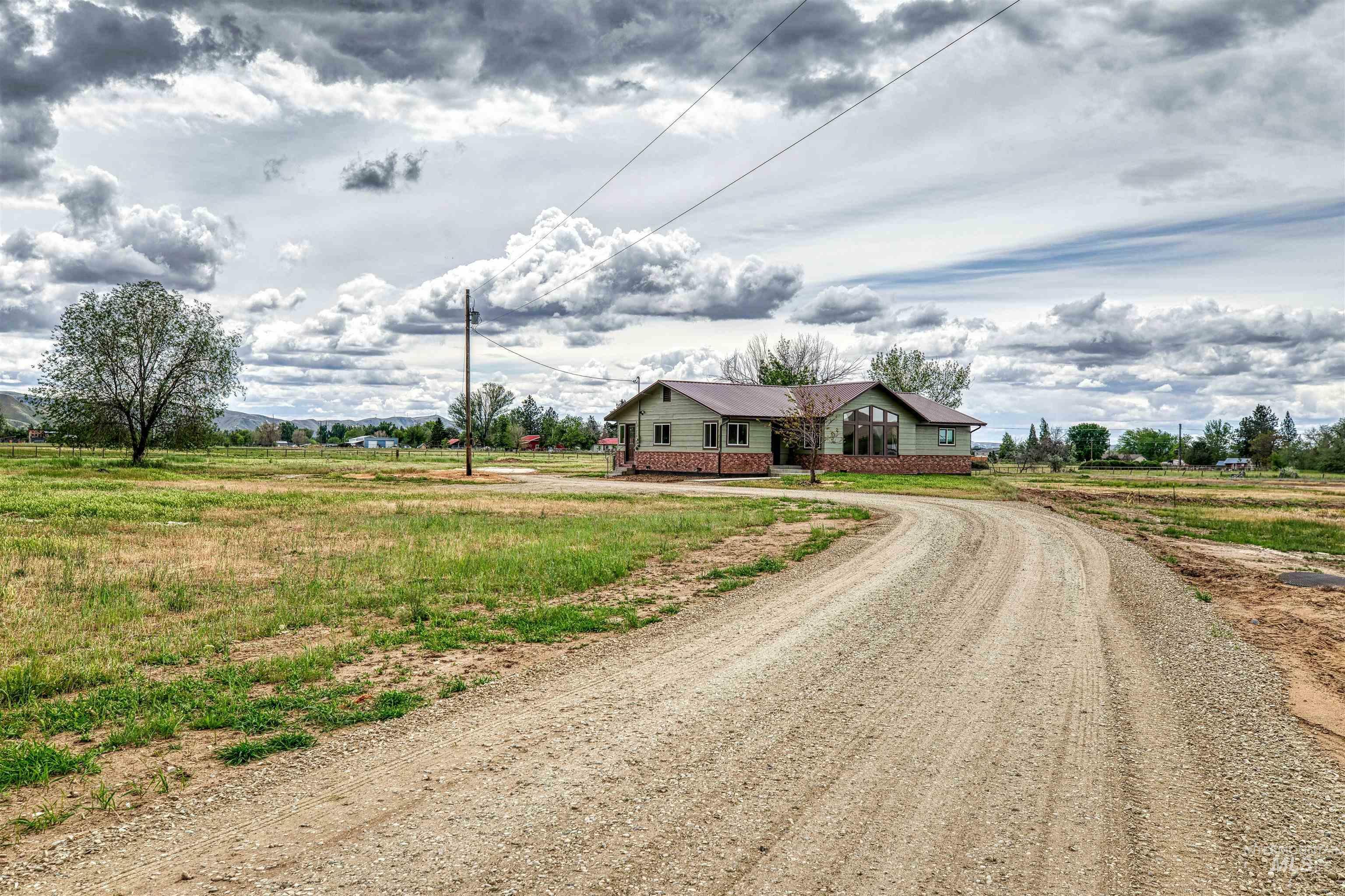 Property Photo: 3131 Fuller Rd ID 83617