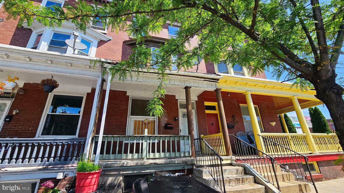 Property Photo:  1632 Derry Street  PA 17104 