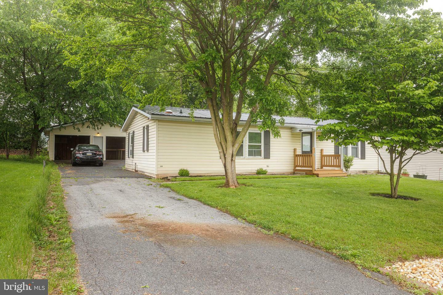 Property Photo: 27 Bill Drive PA 17517