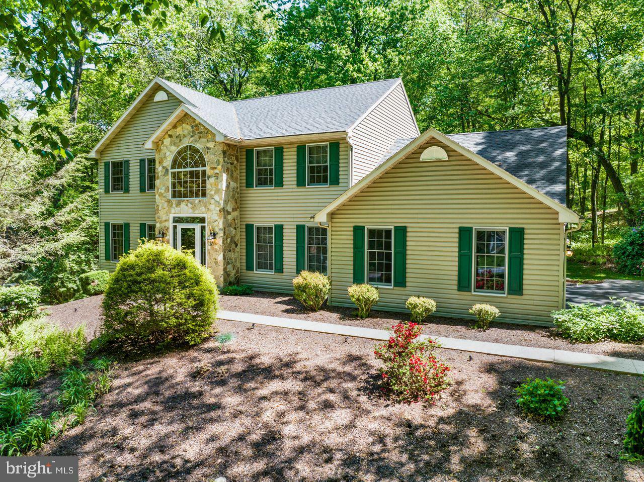 Property Photo: 10 Vista Court PA 19522
