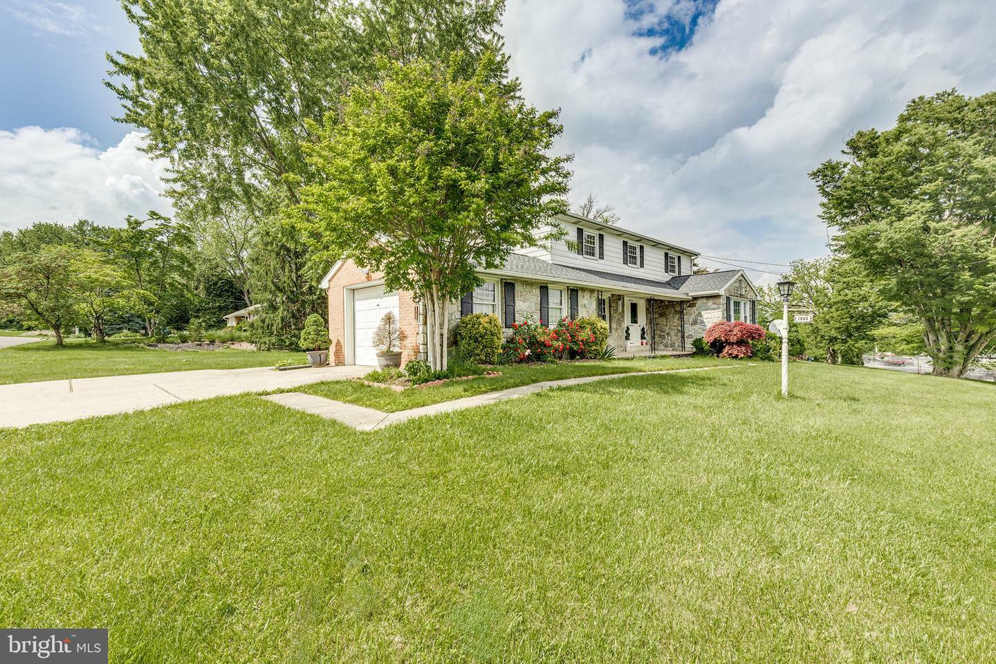 Property Photo: 1606 Stony Battery Road PA 17601