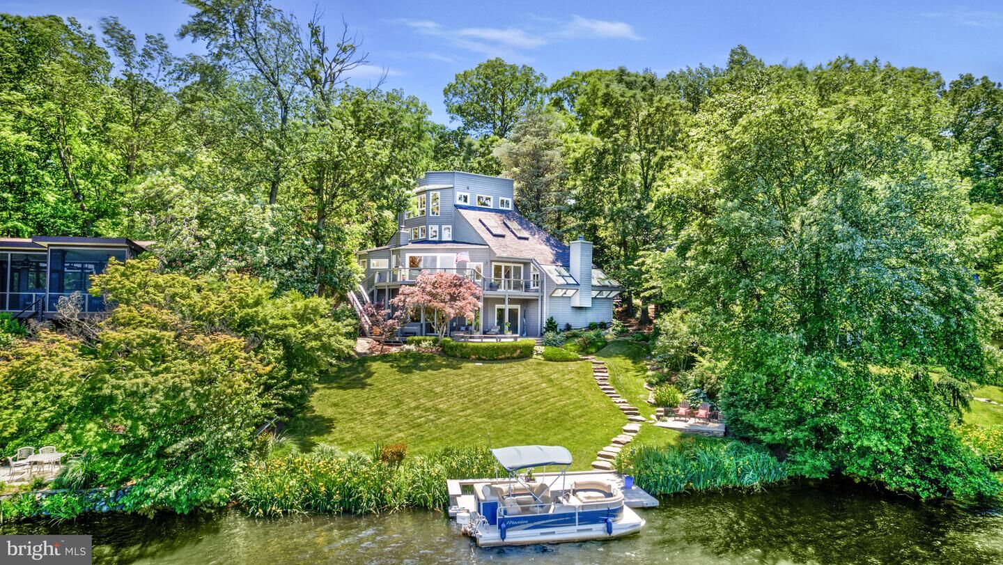 Property Photo:  2200 Spinnaker Court  VA 20191 