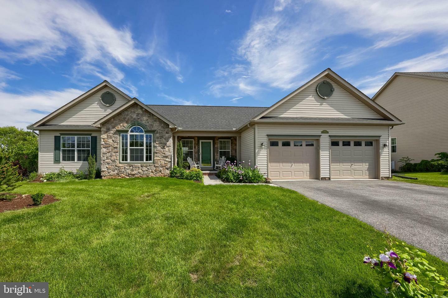 Property Photo: 3467 Merlot Court PA 17404