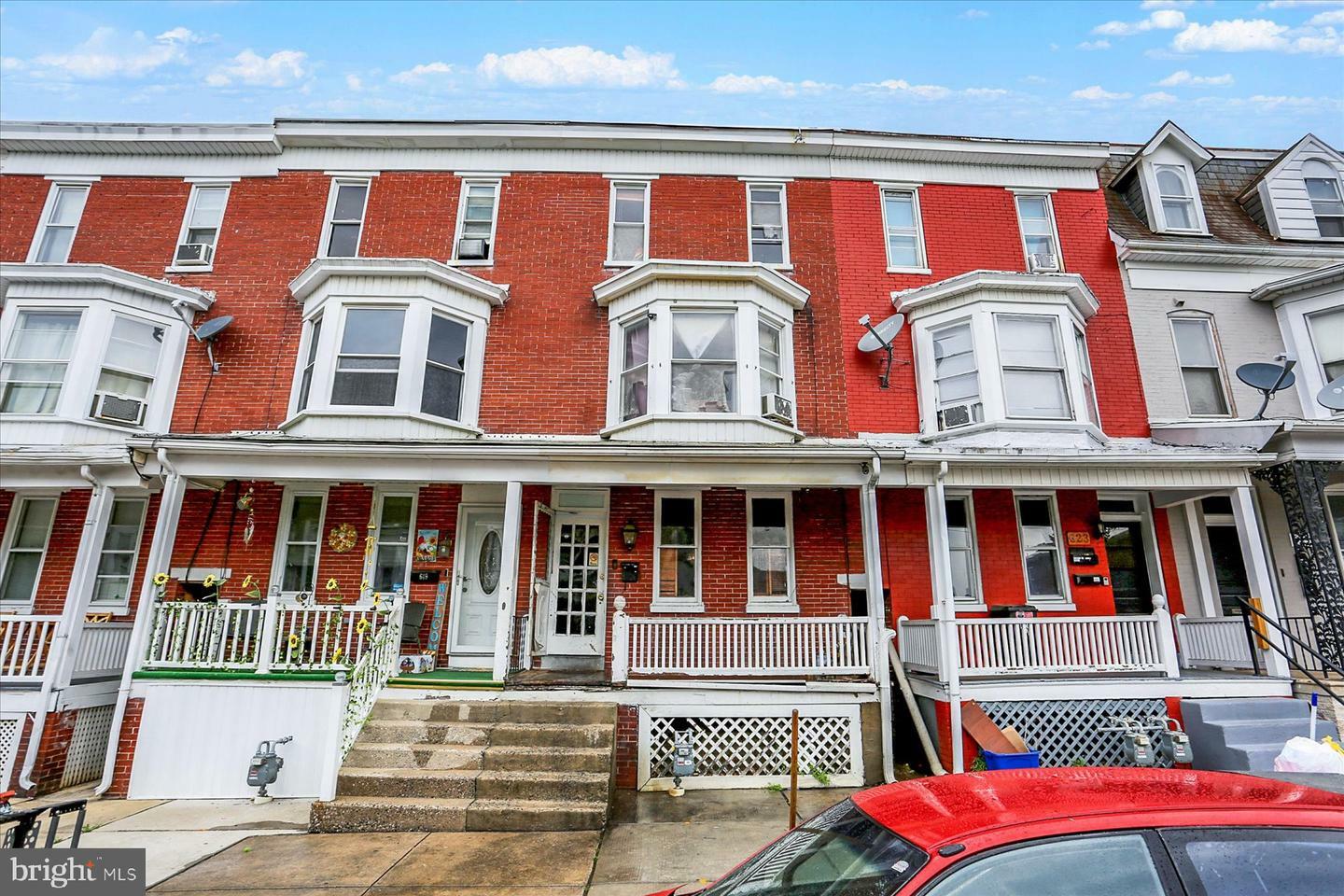 Property Photo: 621 Wallace Street PA 17403