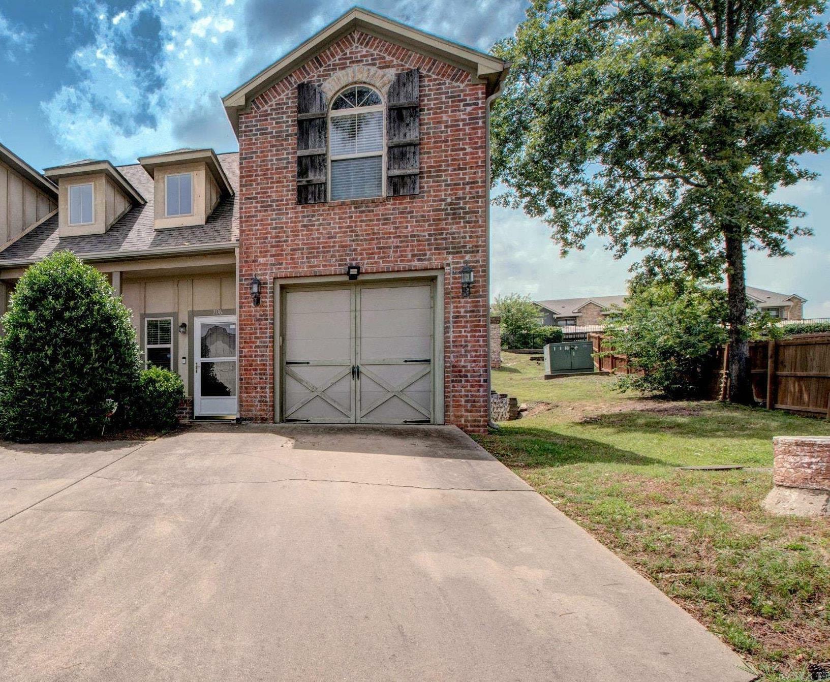 Property Photo: 106 Venezia Ln AR 72113