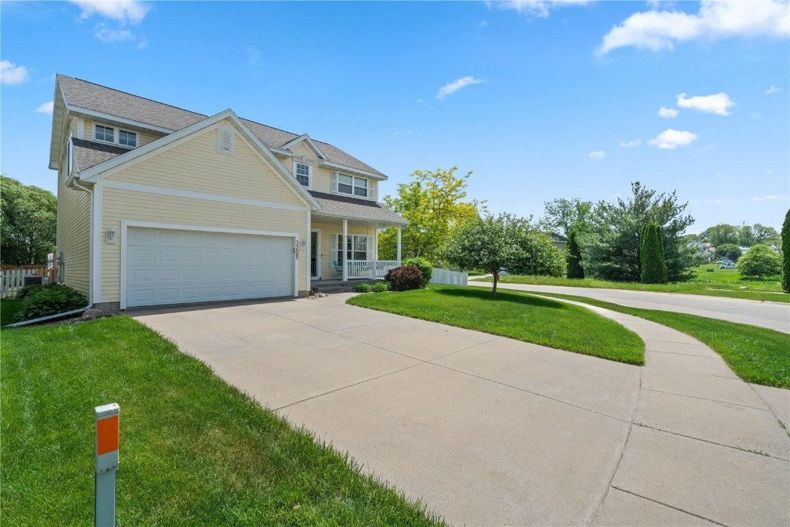 Property Photo: 3205 Lennon Ln IA 52302