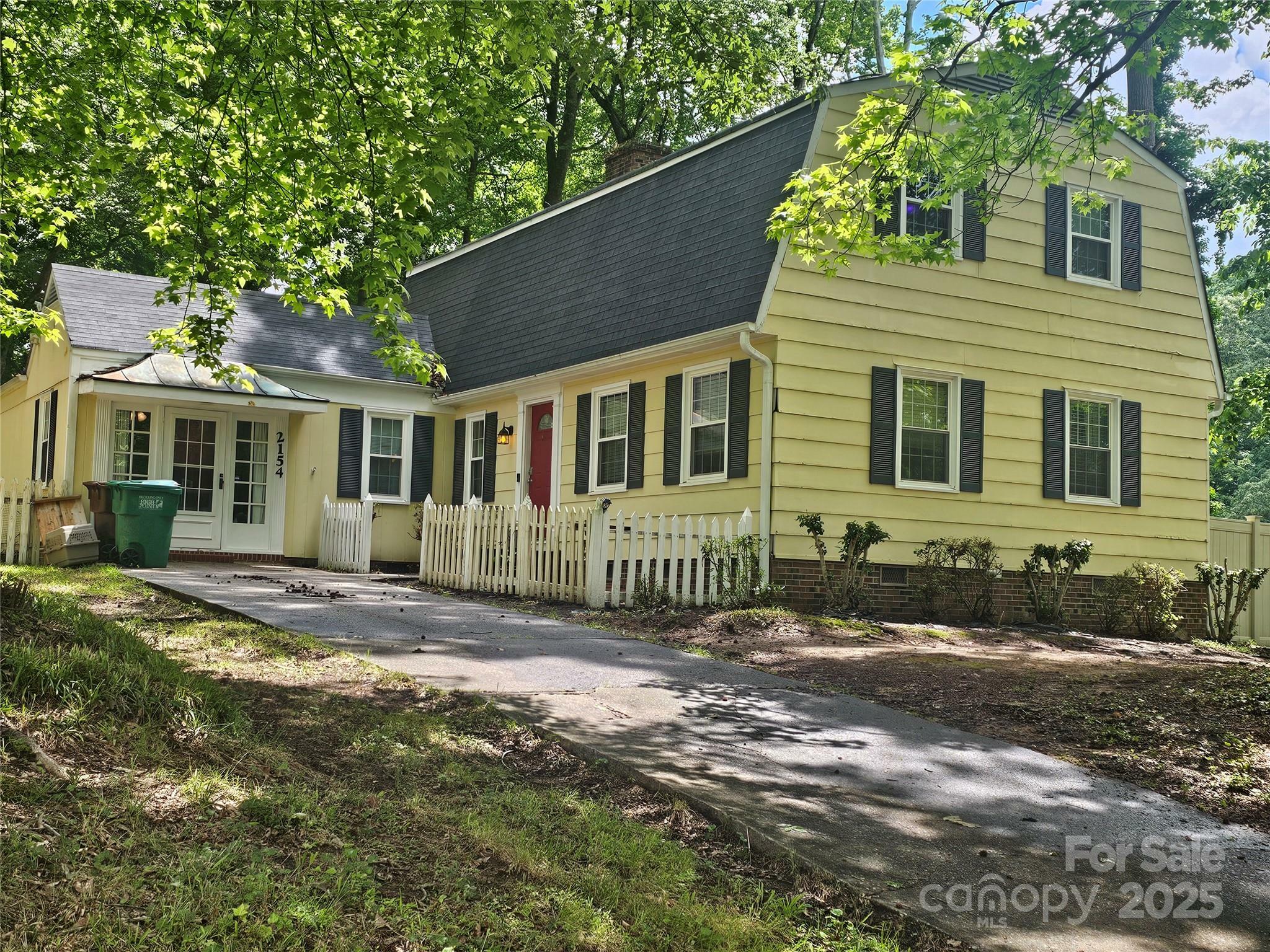 Property Photo: 2154 Rivermeade Drive NC 27265